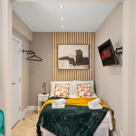 Cosy Heathrow Studios - Parking - Garden Лондон Экстерьер фото